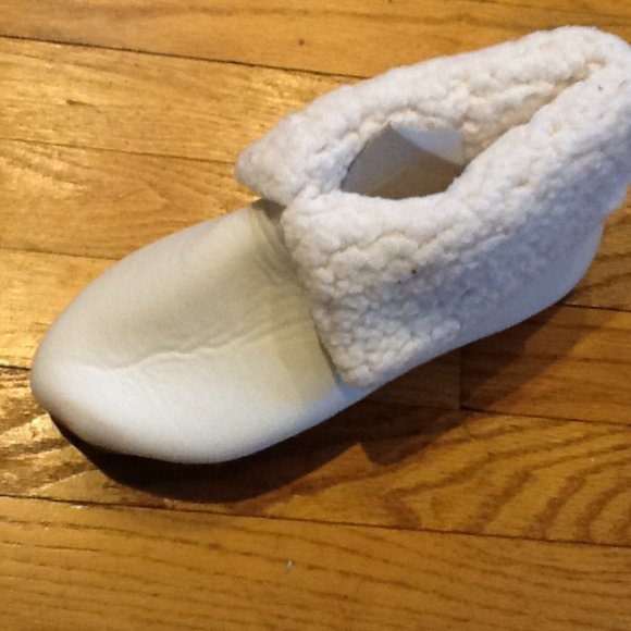 Cozy Marlie Bootie Slippers - Picture 2 of 3